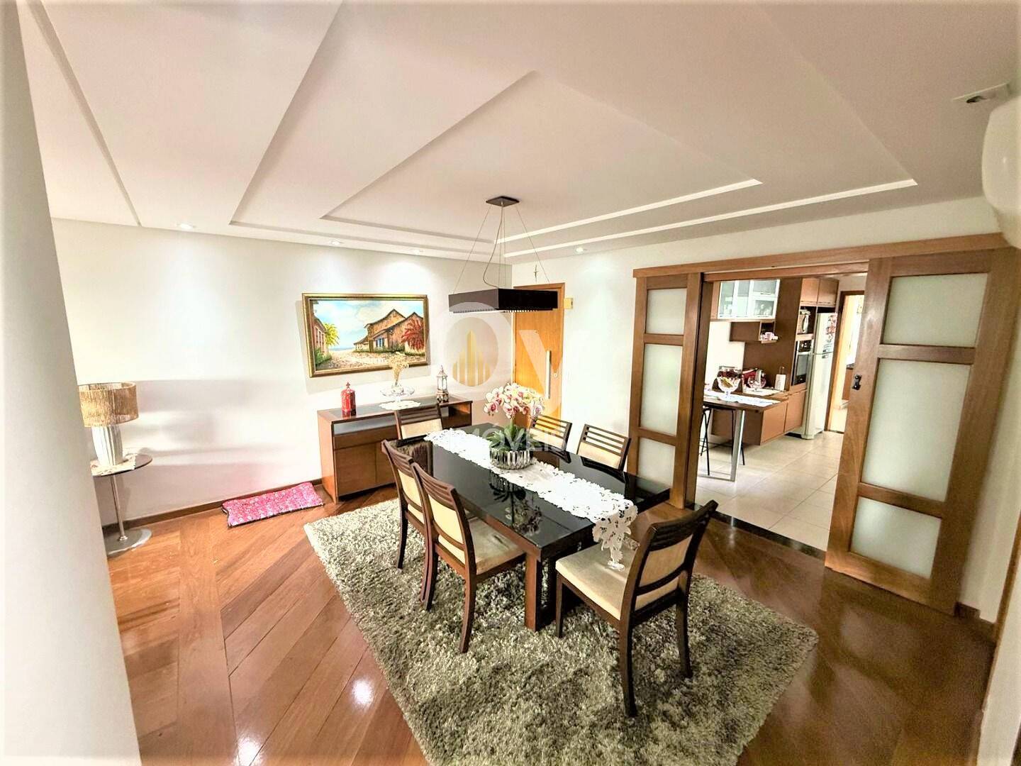 Apartamento á Venda 3 Dormitorios, 2 Suítes no Edifício Montserrat – 152 m²
