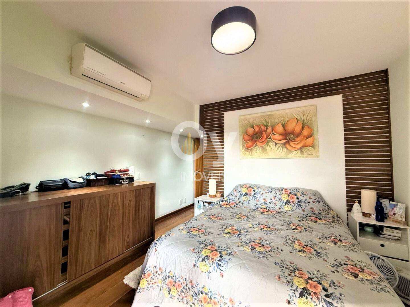 Apartamento á Venda 3 Dormitorios, 2 Suítes no Edifício Montserrat – 152 m²