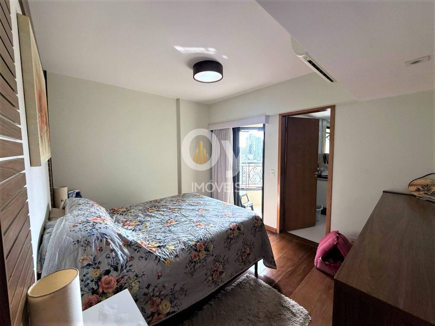 Apartamento á Venda 3 Dormitorios, 2 Suítes no Edifício Montserrat – 152 m²