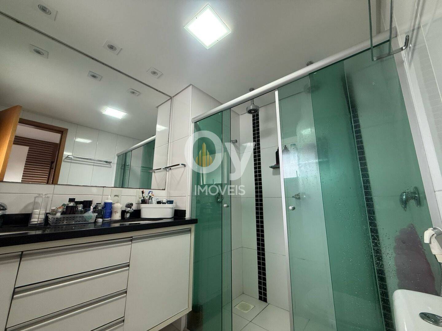 Apartamento á Venda 3 Dormitorios, 2 Suítes no Edifício Montserrat – 152 m²