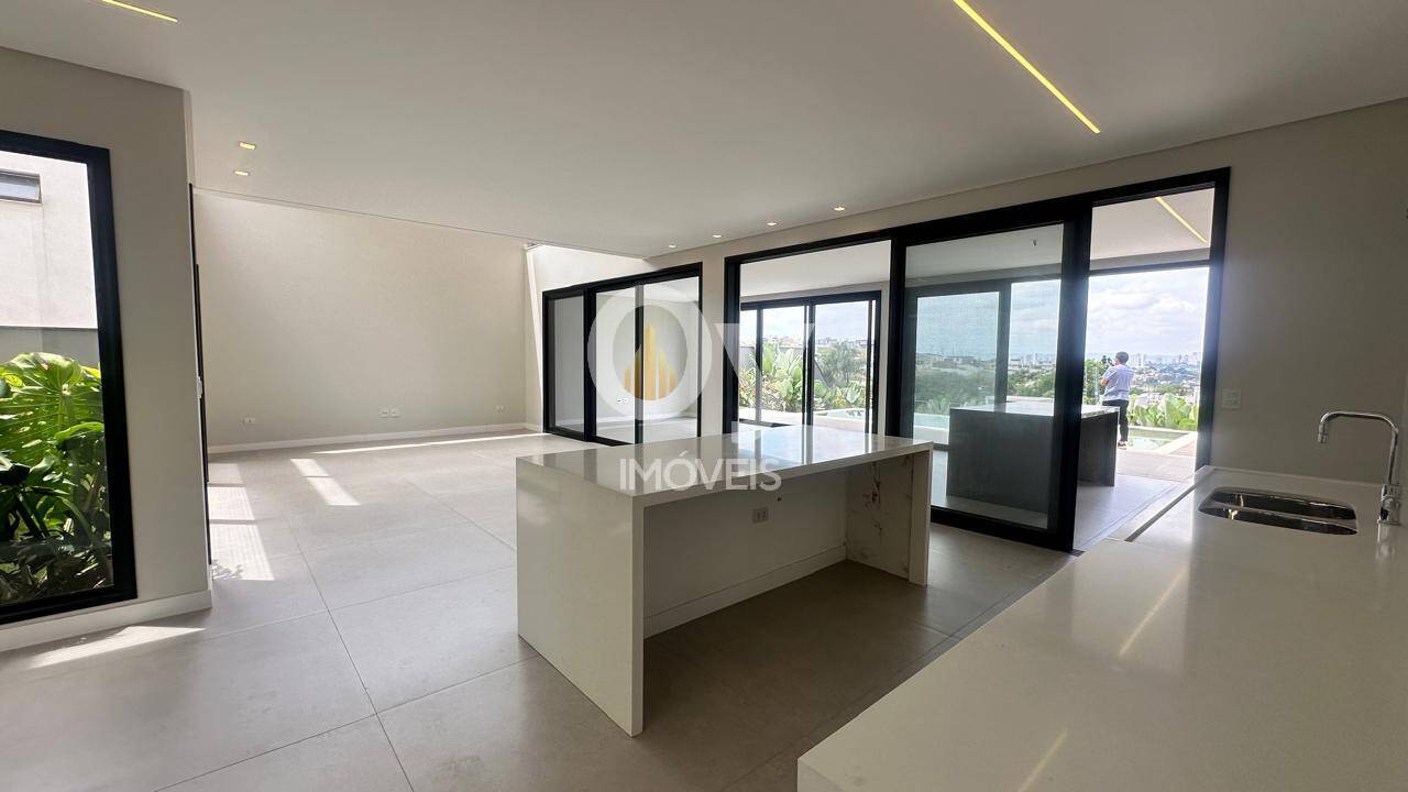 Sobrado á venda - Sofisticação e Exclusividade no Reserva do Paratehy Norte