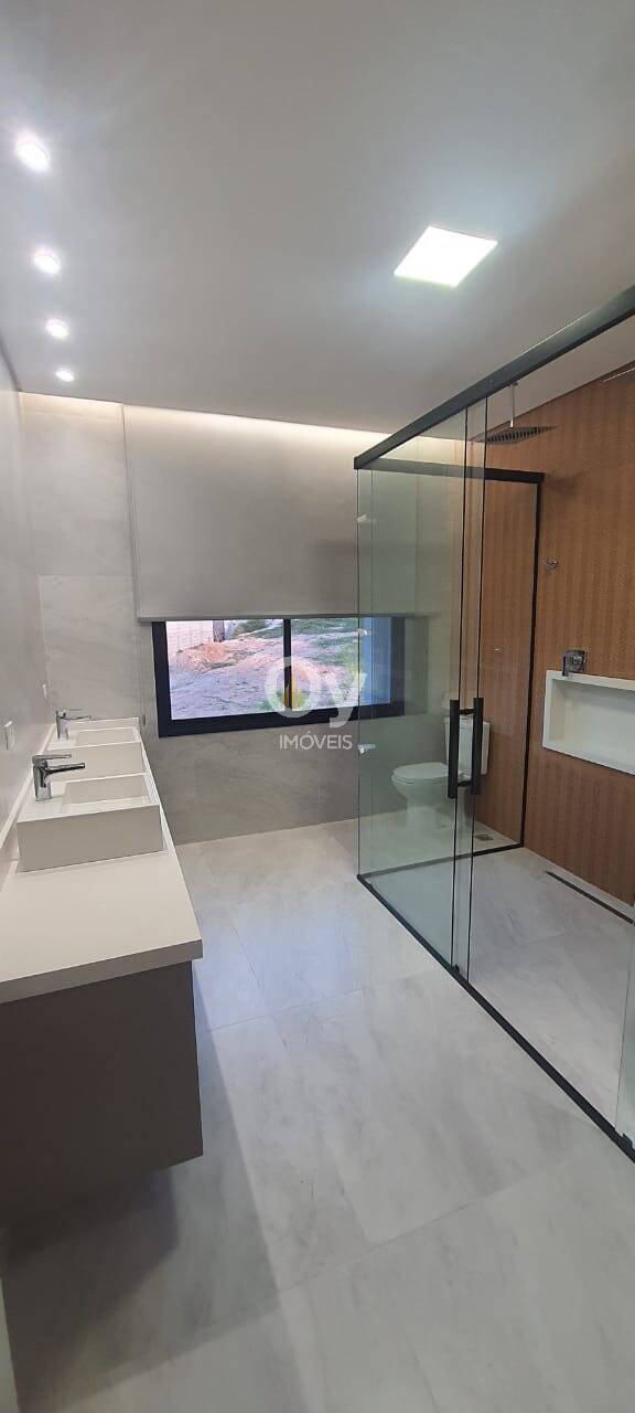 Casa para locação e venda no Alphaville 2 – 5 Suítes| Piscina aquecida