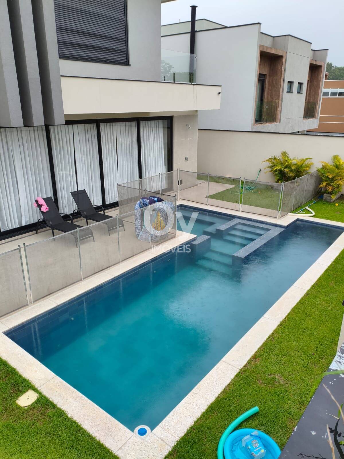 Casa para locação e venda no Alphaville 2 – 5 Suítes| Piscina aquecida
