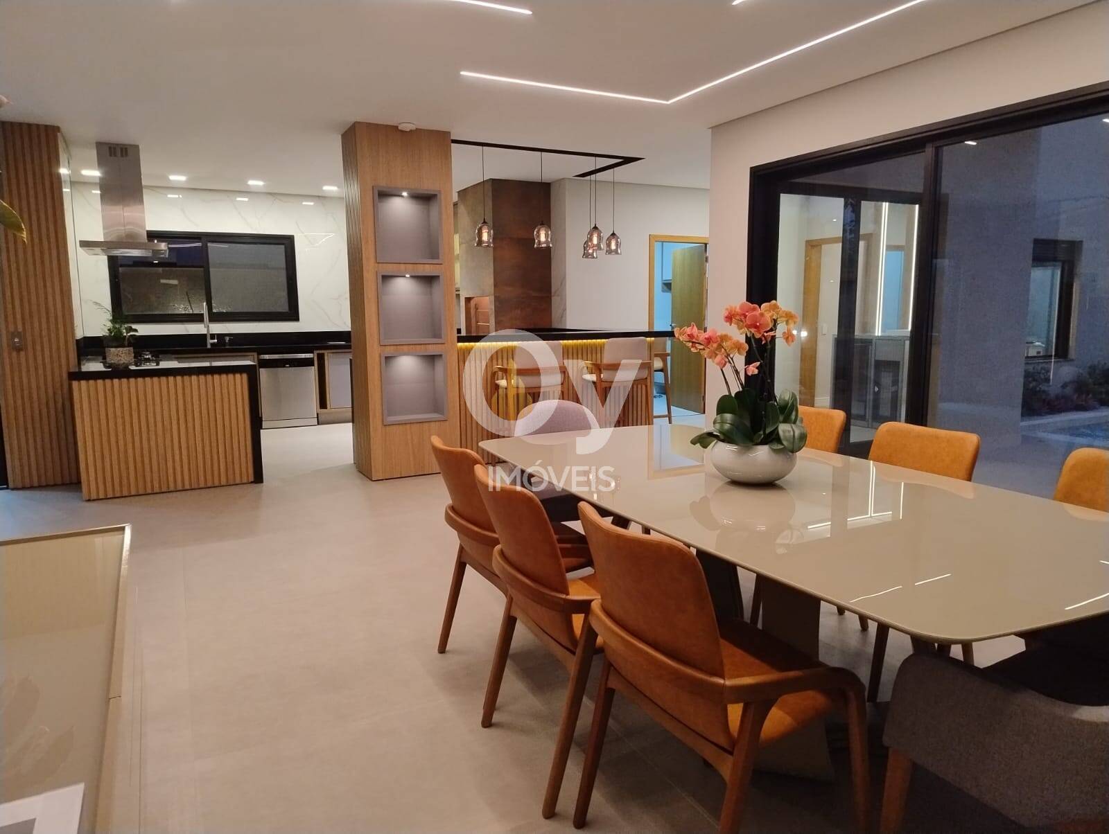 Casa de Alto Padrão à Venda – Jardim do Golfe I