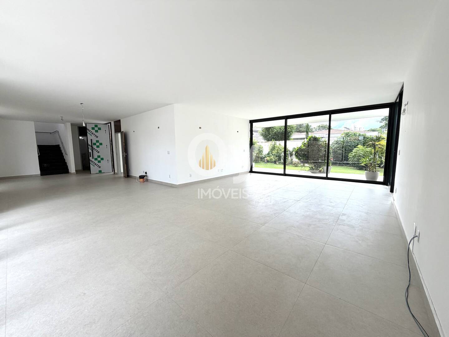 Casa gigante para uso comercial no Jardim Esplanada I – maravilhosa