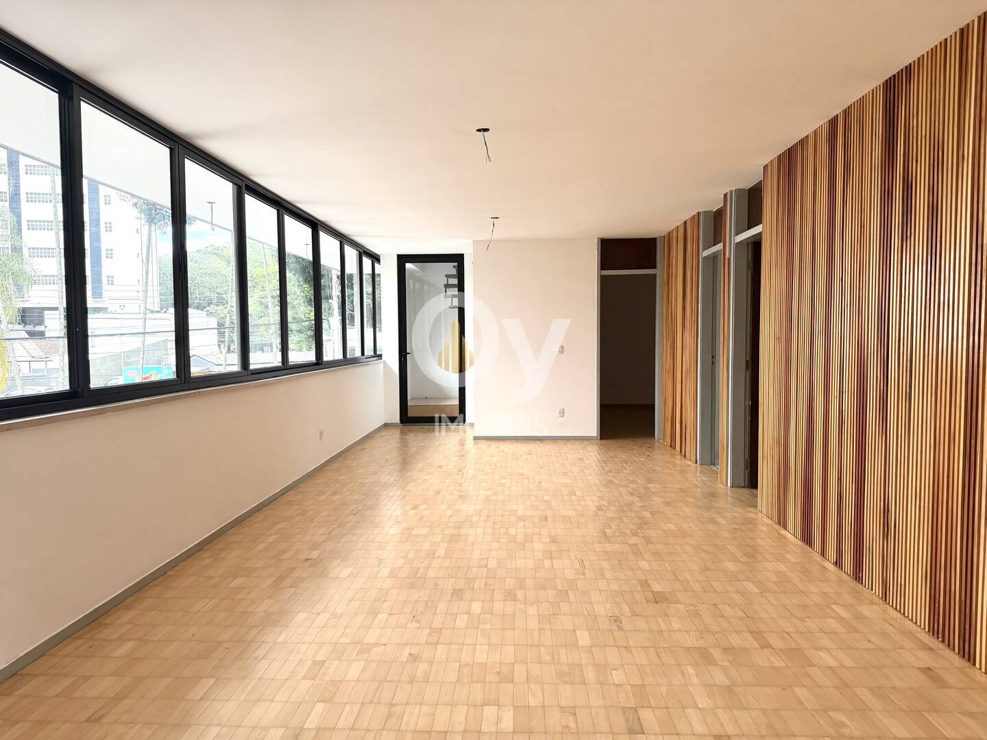 Casa gigante para uso comercial no Jardim Esplanada I – maravilhosa
