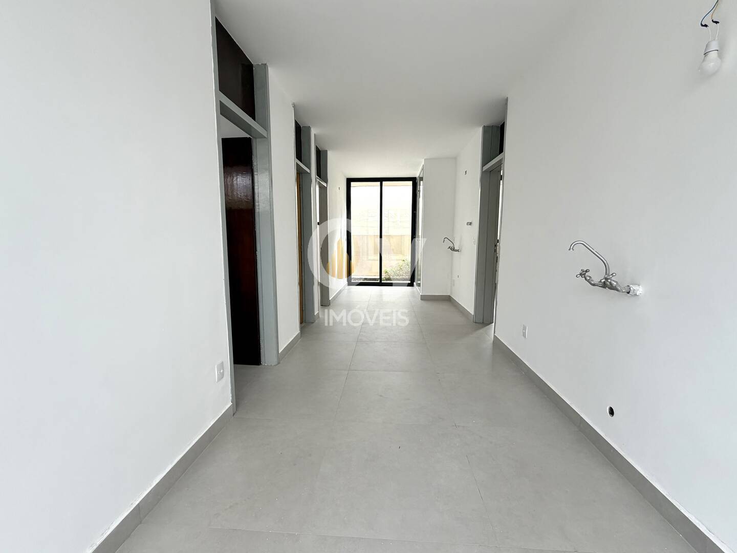 Casa gigante para uso comercial no Jardim Esplanada I – maravilhosa