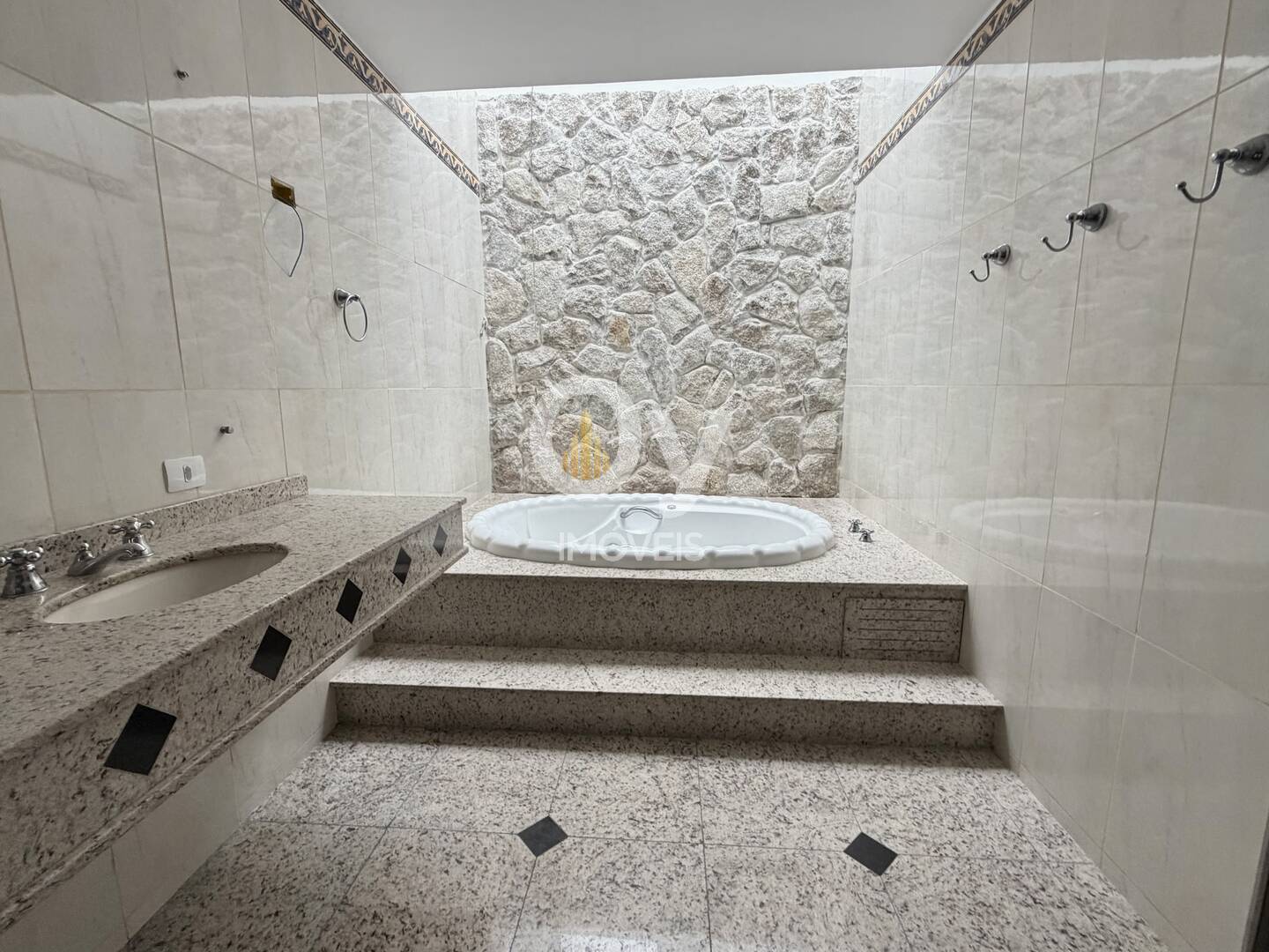 Casa gigante para uso comercial no Jardim Esplanada I – maravilhosa