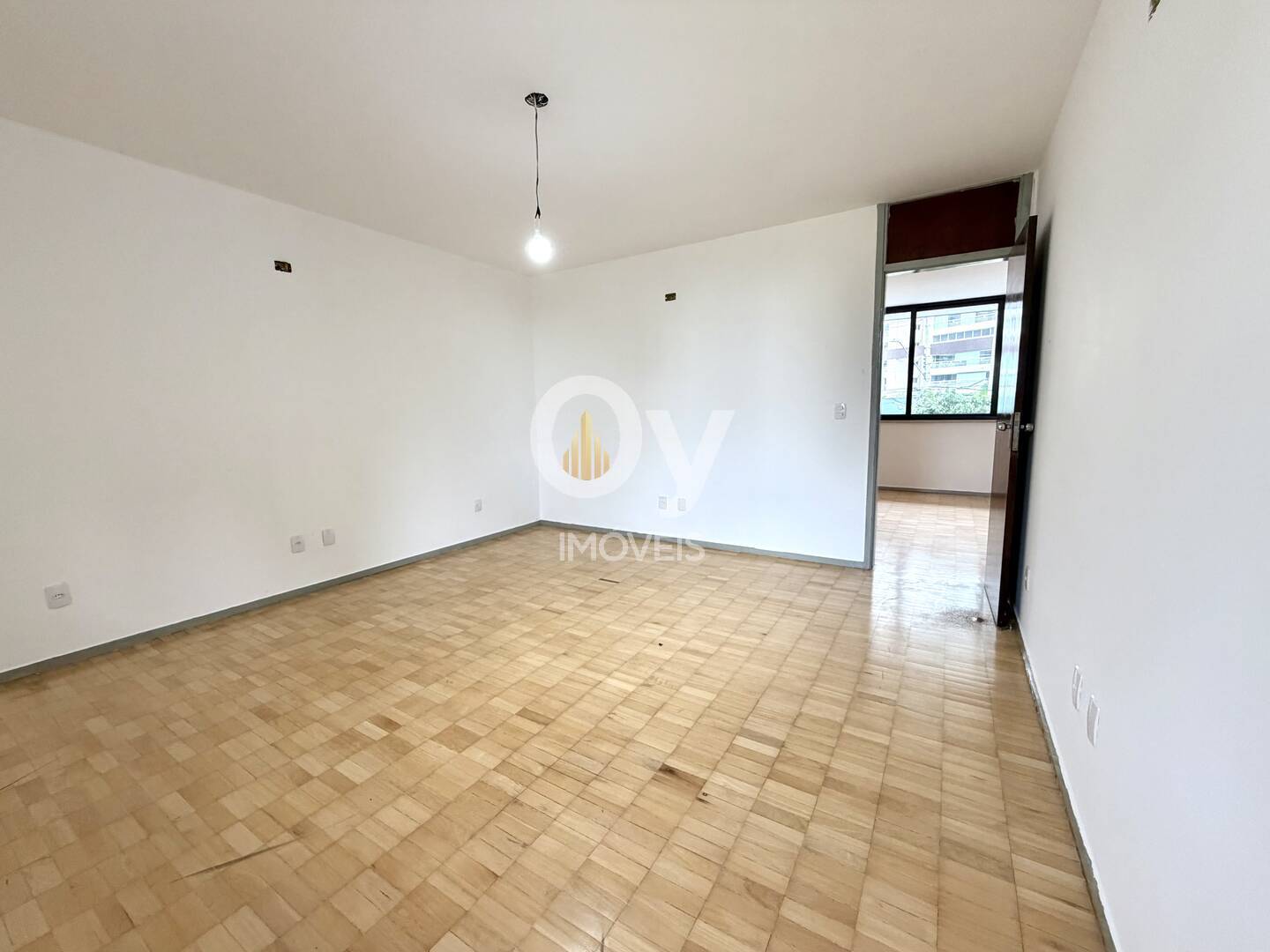 Casa gigante para uso comercial no Jardim Esplanada I – maravilhosa