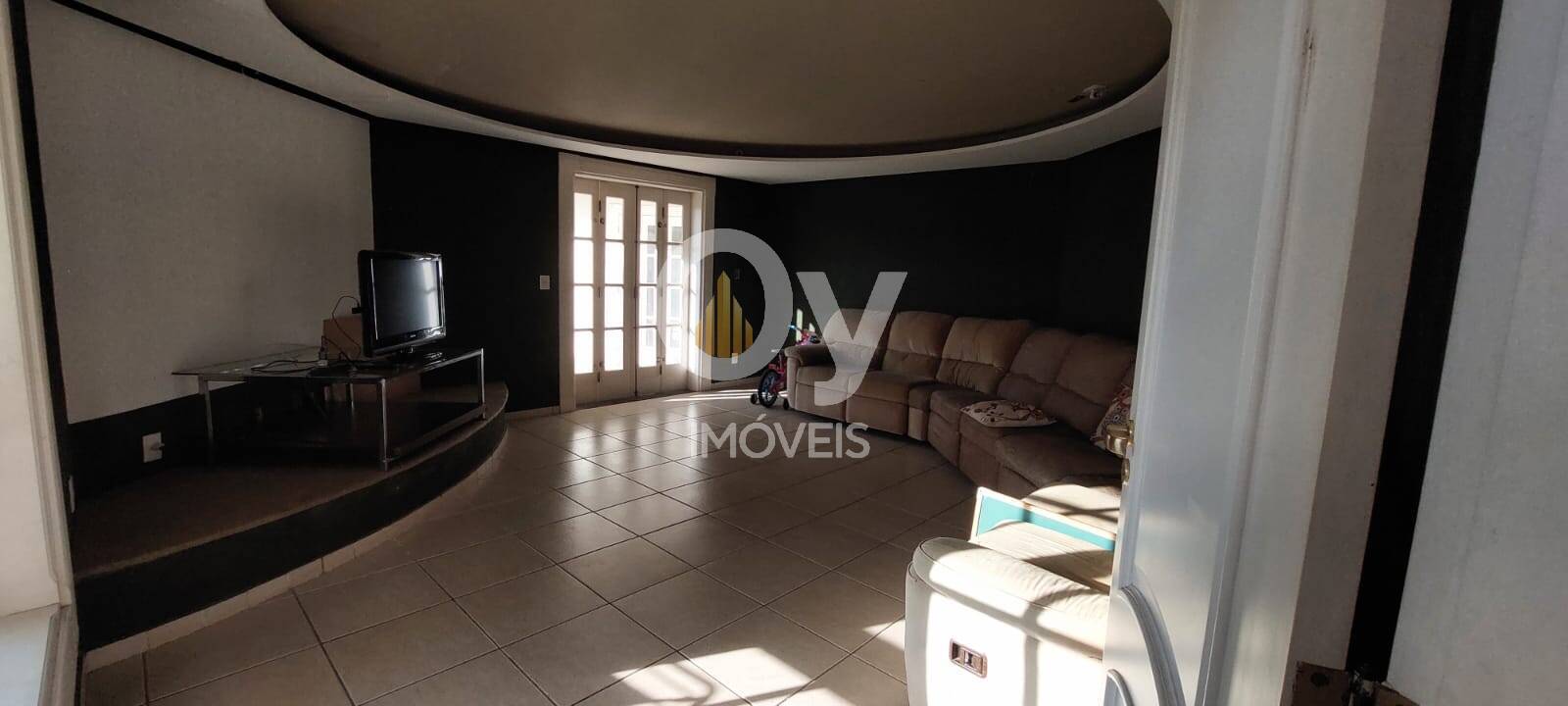 SOBRADO Á VENDA EM TERRENO DE 1.080M2 - JARDIM DAS COLINAS