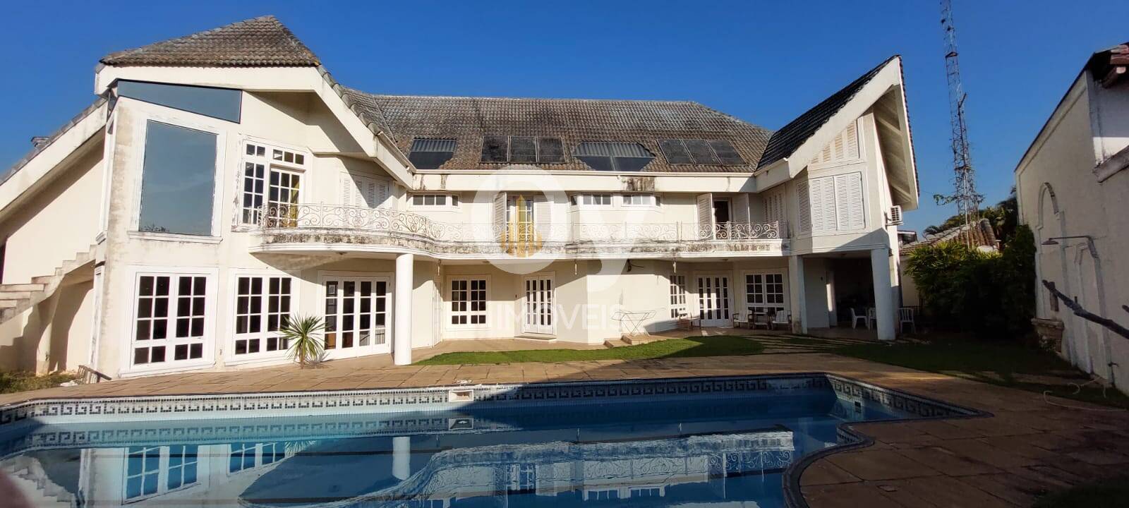 SOBRADO Á VENDA EM TERRENO DE 1.080M2 - JARDIM DAS COLINAS