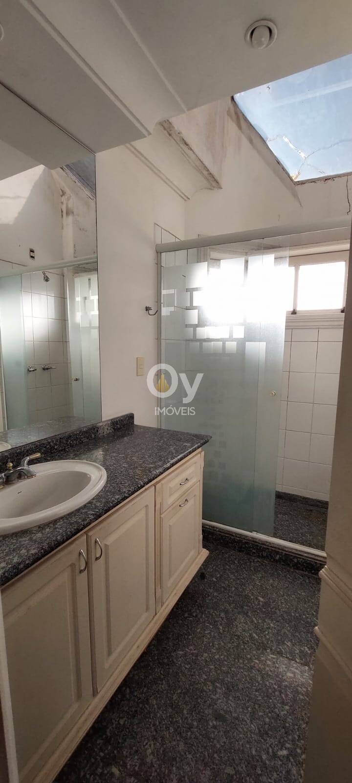 SOBRADO Á VENDA EM TERRENO DE 1.080M2 - JARDIM DAS COLINAS