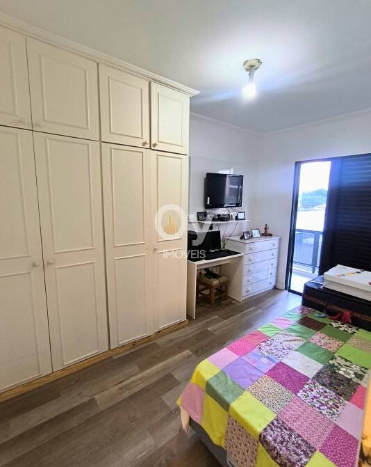 Apartamento 3 Dormitórios no Edifício Ponta Negra – 134 m²
