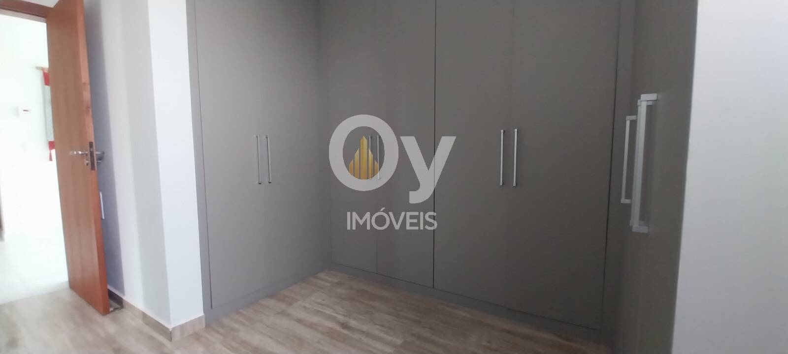 Sobrado Alto Padrão | 3 Suítes | Vista Serra | Jaguary Urbanova