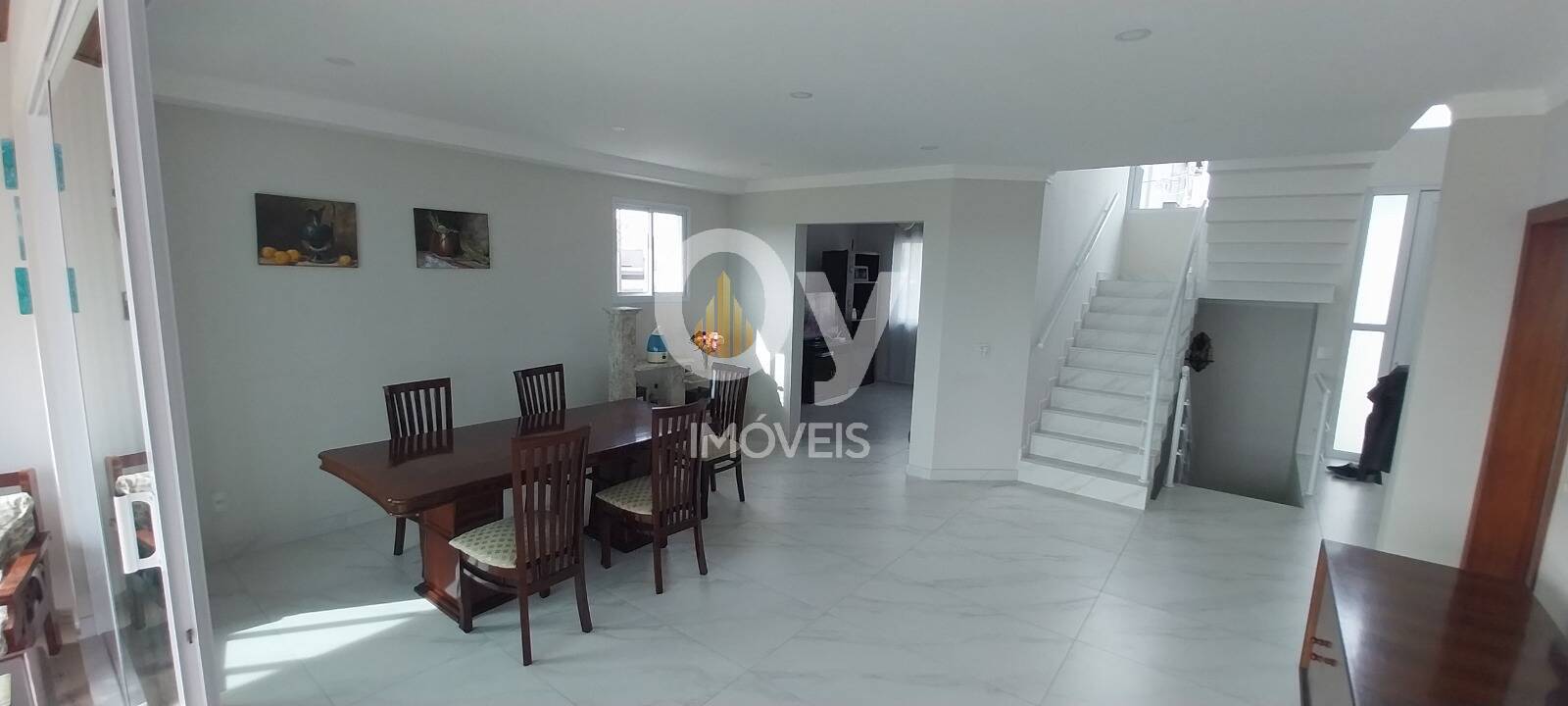Sobrado Alto Padrão | 3 Suítes | Vista Serra | Jaguary Urbanova