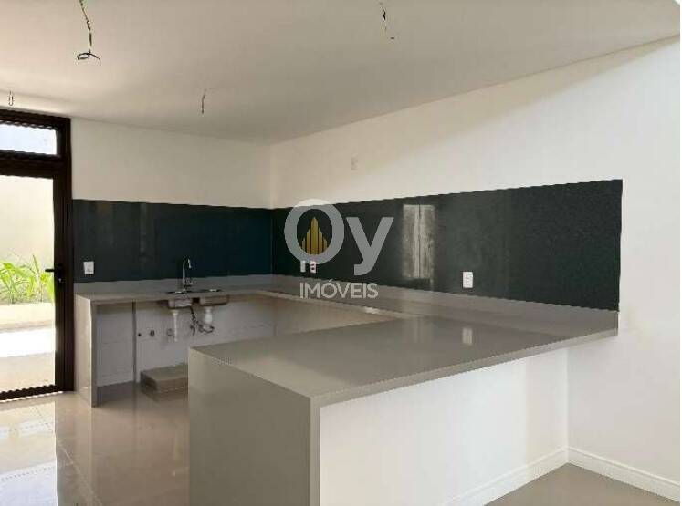 Vende Casa Térrea 3 Suítes no Colinas do Paratehy