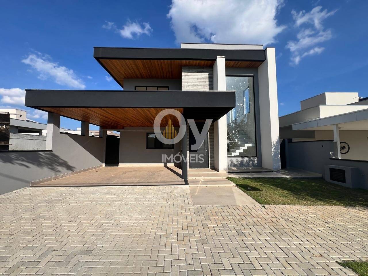 Casa moderna com 4 suítes no Condomínio Rudá