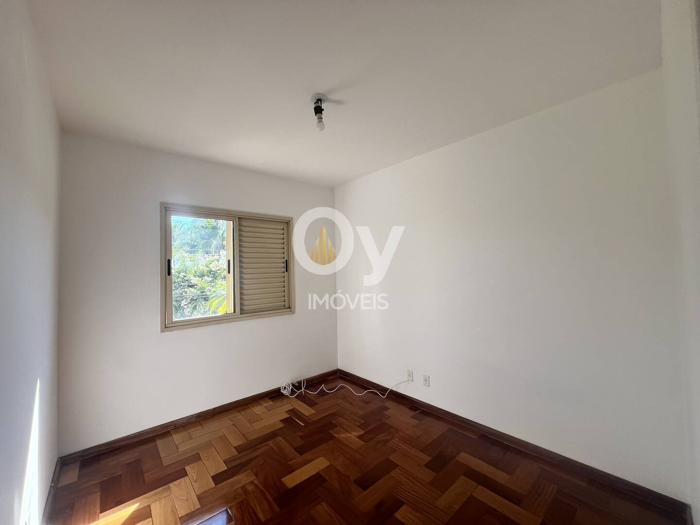 Apartamento Amplo com 4 Quartos (1 Suíte) em Localização Estratégica