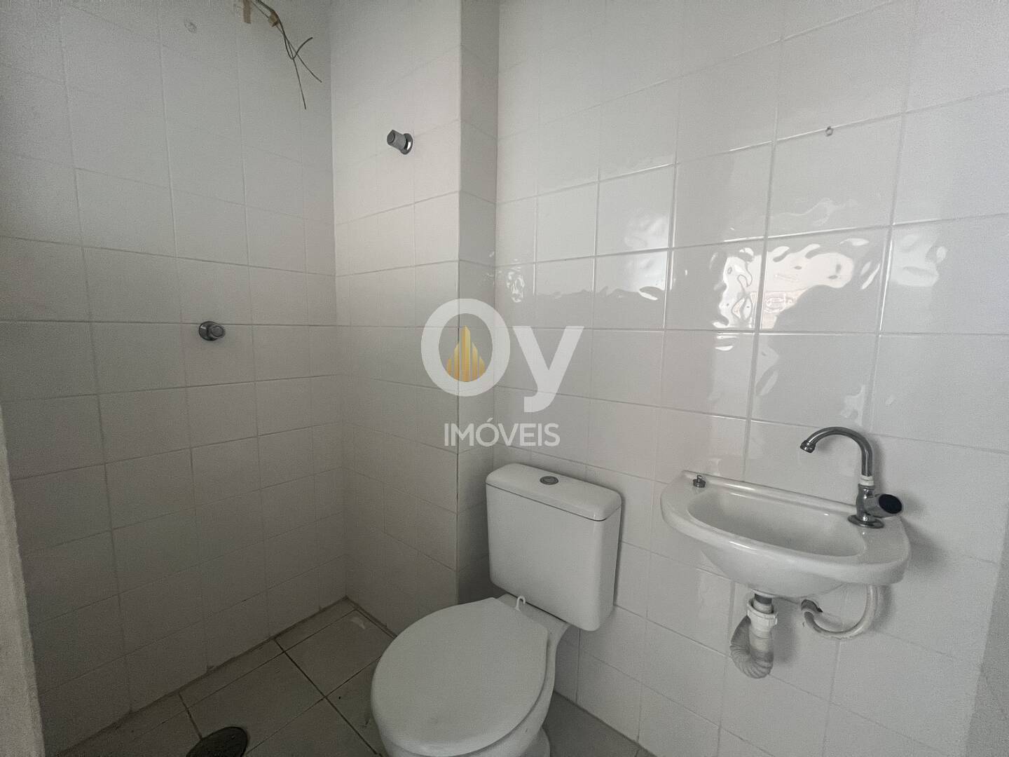 Apartamento Amplo com 4 Quartos (1 Suíte) em Localização Estratégica