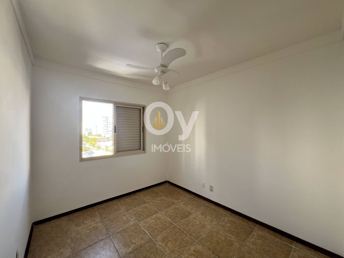 Apartamento com 3 Dormitórios (1 Suíte) | 2 Vagas | Excelente Localização