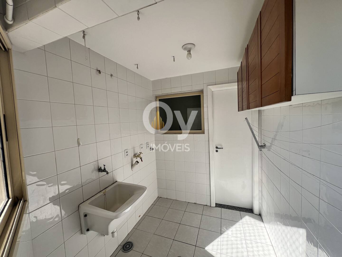 Apartamento com 3 Dormitórios (1 Suíte) | 2 Vagas | Excelente Localização