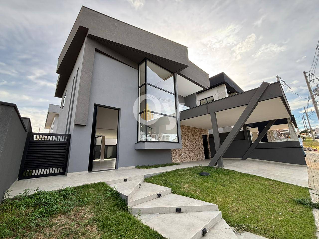 Sobrado Reserva Rudá | 4 dormitórios (3 Suítes) |250m² T - 238m² C| 2 vagas