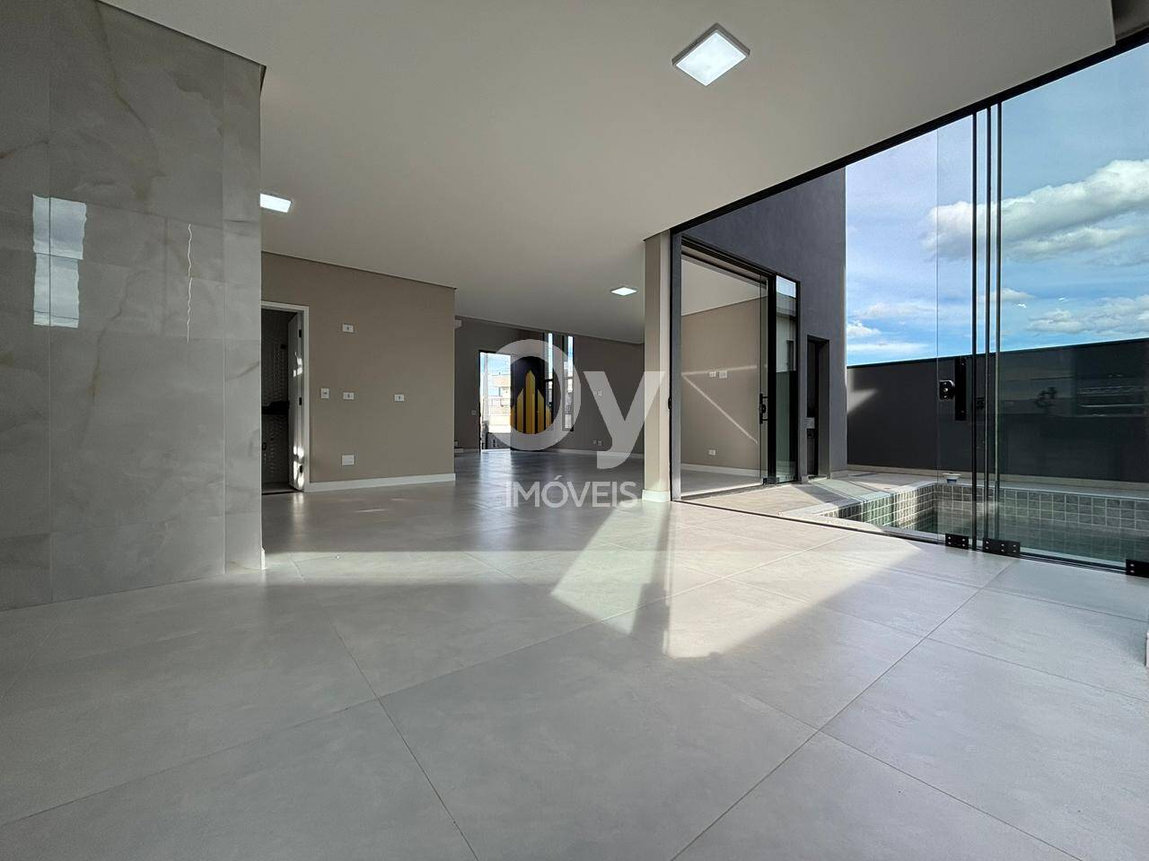 Sobrado Reserva Rudá | 4 dormitórios (3 Suítes) |250m² T - 238m² C| 2 vagas