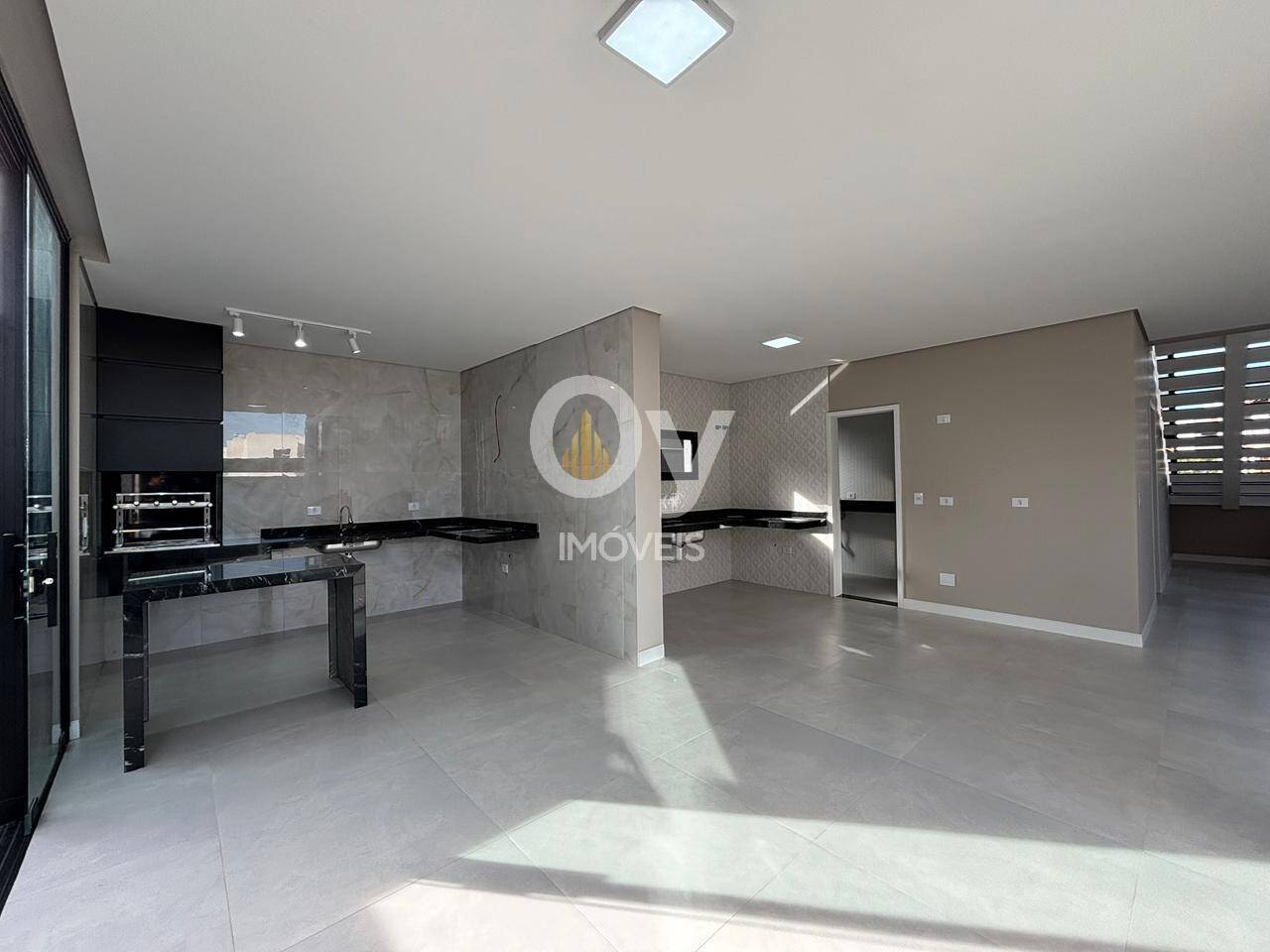 Sobrado Reserva Rudá | 4 dormitórios (3 Suítes) |250m² T - 238m² C| 2 vagas