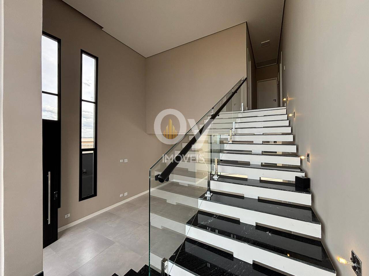 Sobrado Reserva Rudá | 4 dormitórios (3 Suítes) |250m² T - 238m² C| 2 vagas