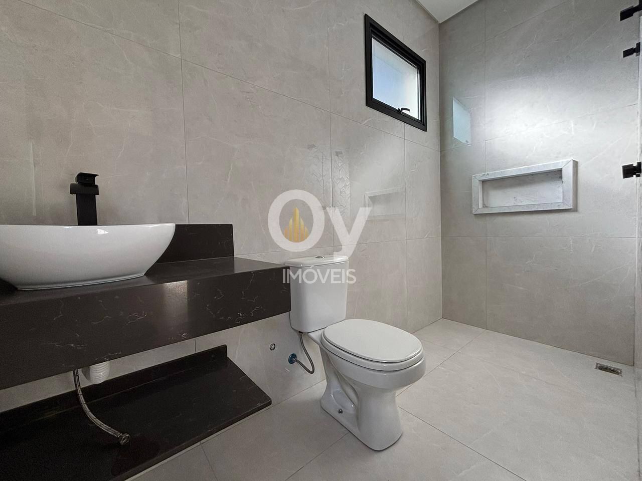 Sobrado Reserva Rudá | 4 dormitórios (3 Suítes) |250m² T - 238m² C| 2 vagas