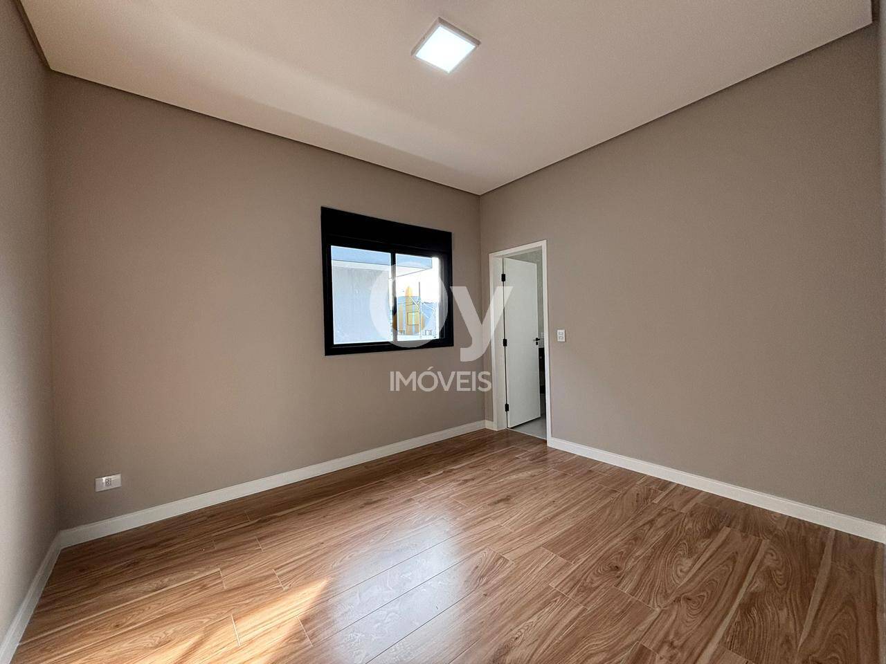 Sobrado Reserva Rudá | 4 dormitórios (3 Suítes) |250m² T - 238m² C| 2 vagas