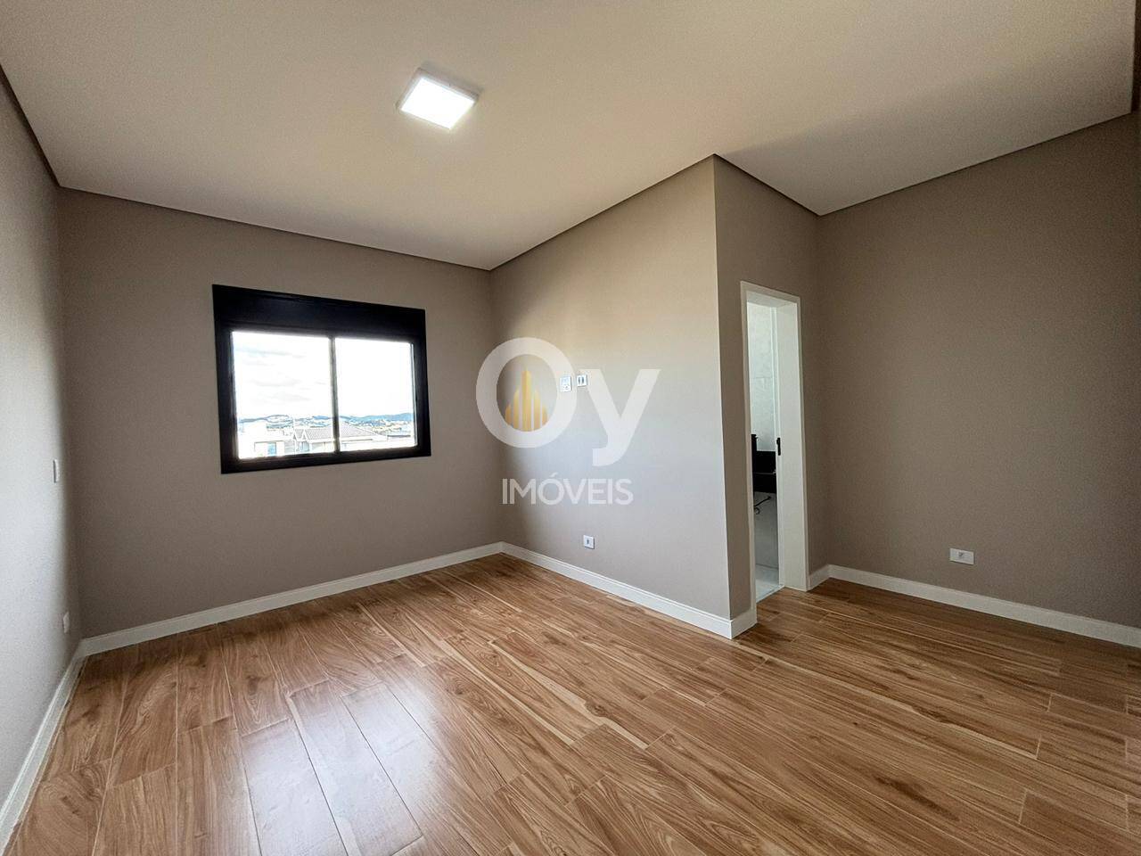 Sobrado Reserva Rudá | 4 dormitórios (3 Suítes) |250m² T - 238m² C| 2 vagas