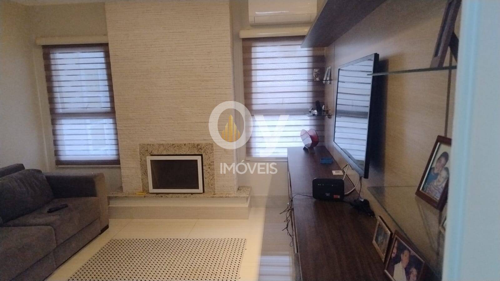 Sobrado à  venda com Piscina e Espaço Gourmet – 4 Dormitórios