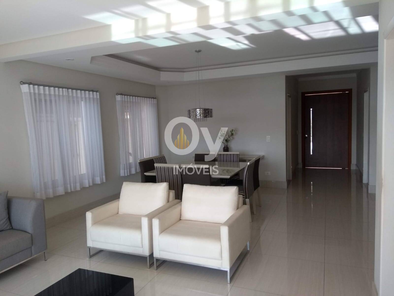 Sobrado à  venda com Piscina e Espaço Gourmet – 4 Dormitórios