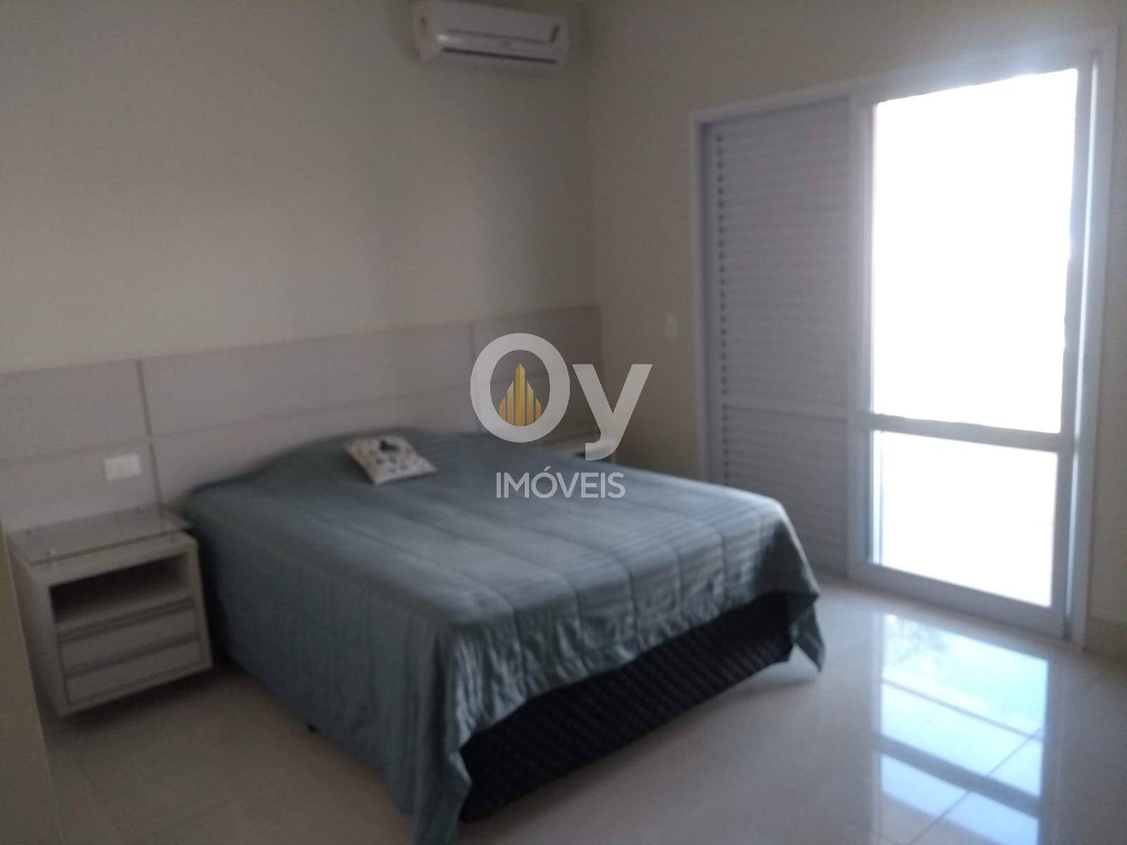 Sobrado à  venda com Piscina e Espaço Gourmet – 4 Dormitórios
