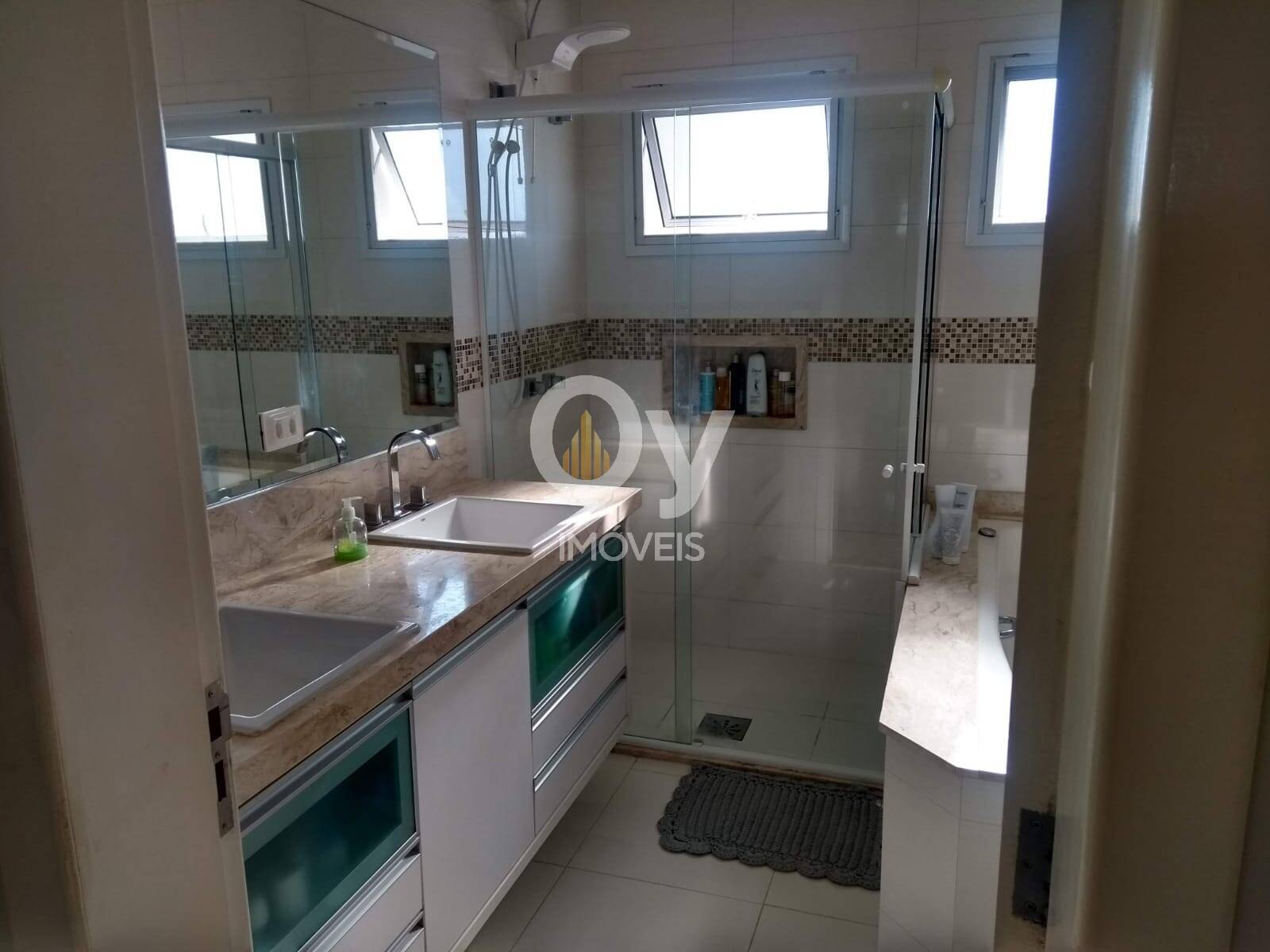 Sobrado à  venda com Piscina e Espaço Gourmet – 4 Dormitórios