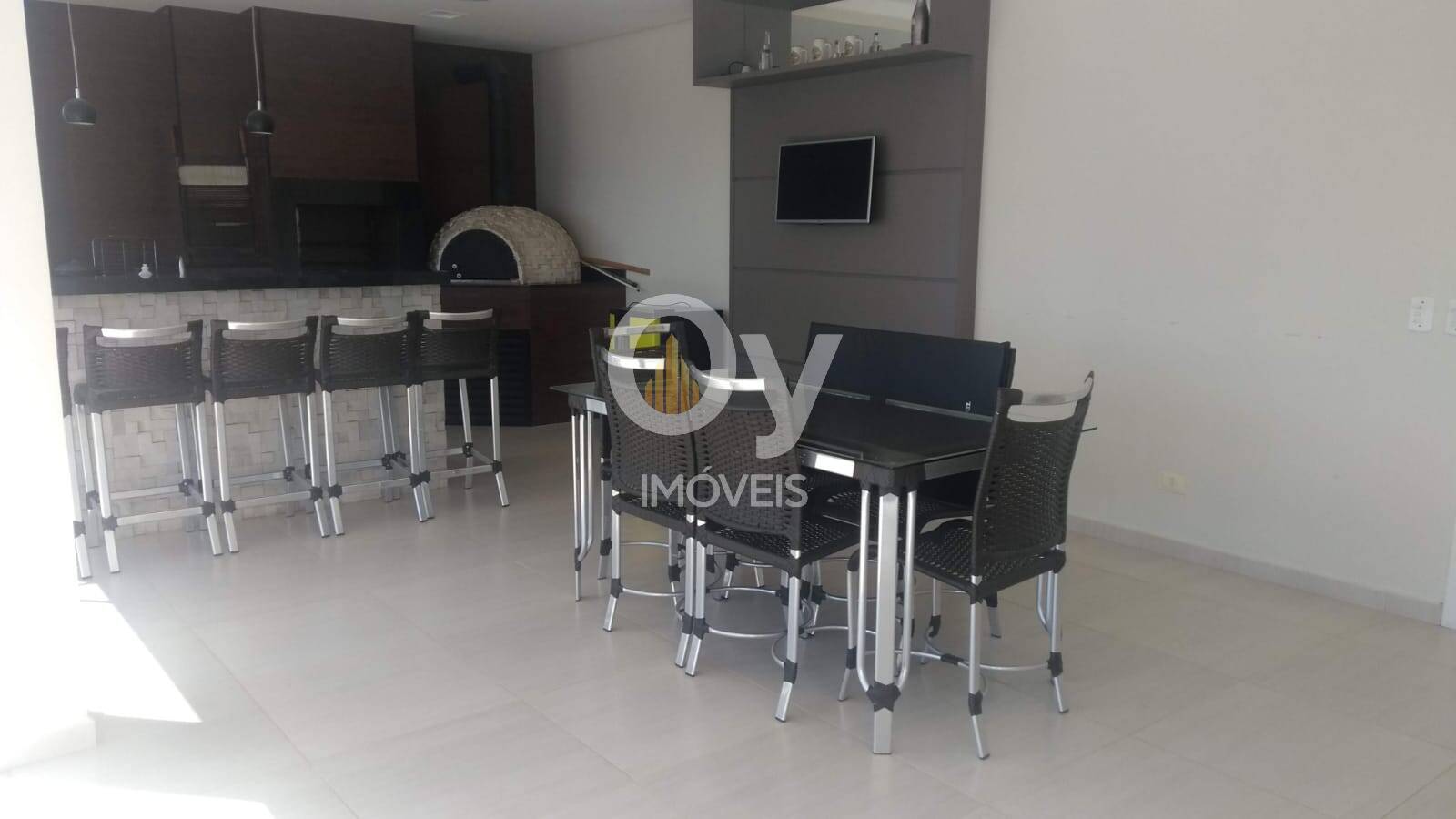 Sobrado à  venda com Piscina e Espaço Gourmet – 4 Dormitórios