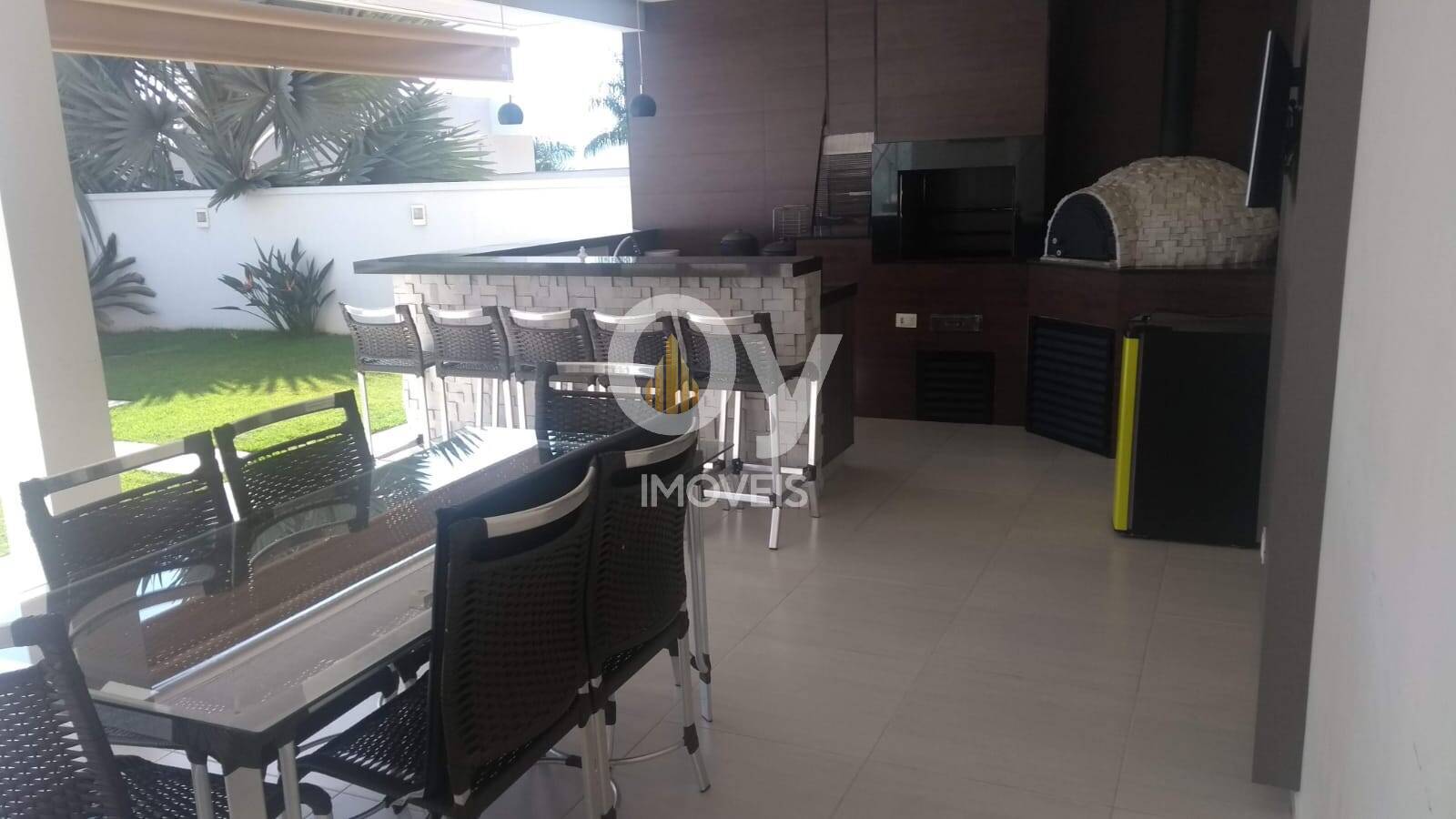Sobrado à  venda com Piscina e Espaço Gourmet – 4 Dormitórios