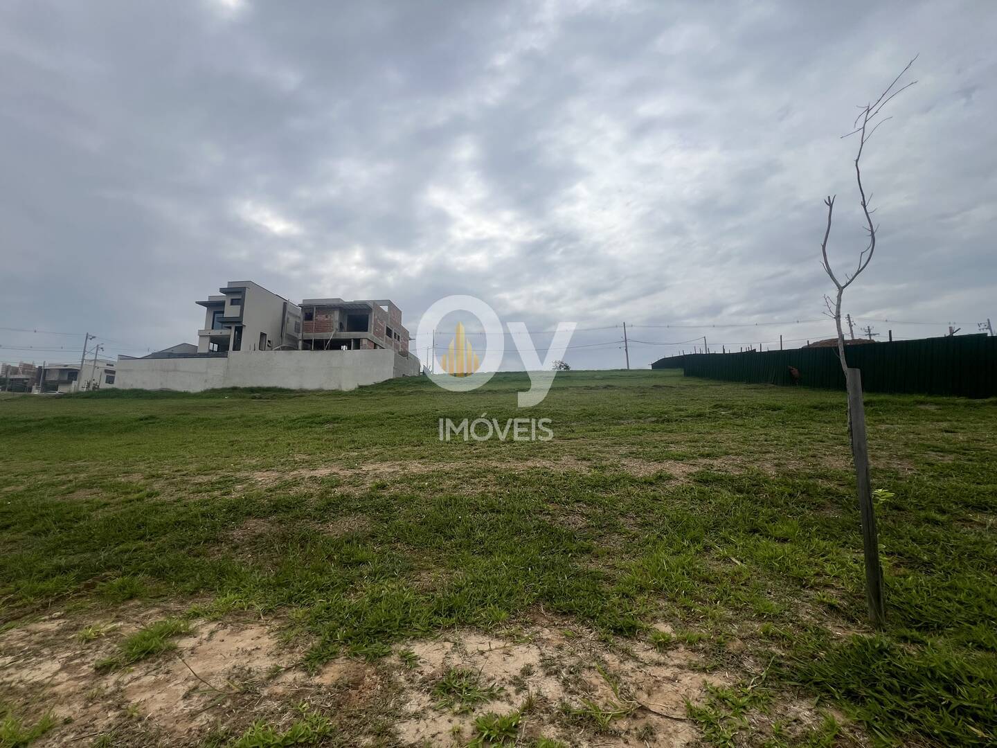 TERRENO À VENDA NO TERRAS ALPHA | URBANOVA | 330 m² COM LEVE ACLIVE