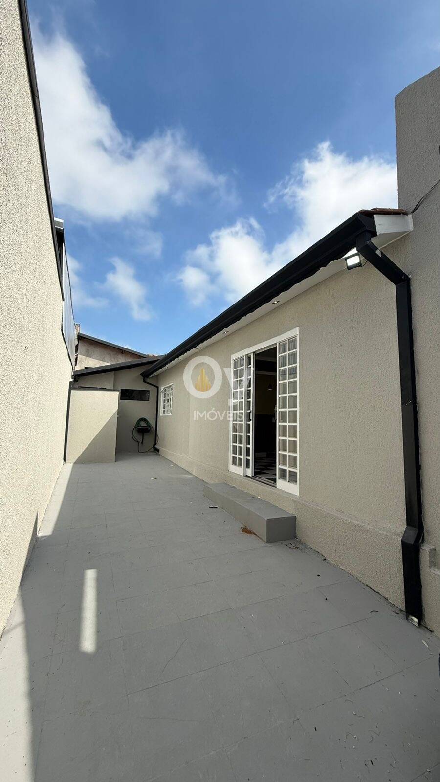 Casa 3 dormitórios para locação próximo a Embraer
