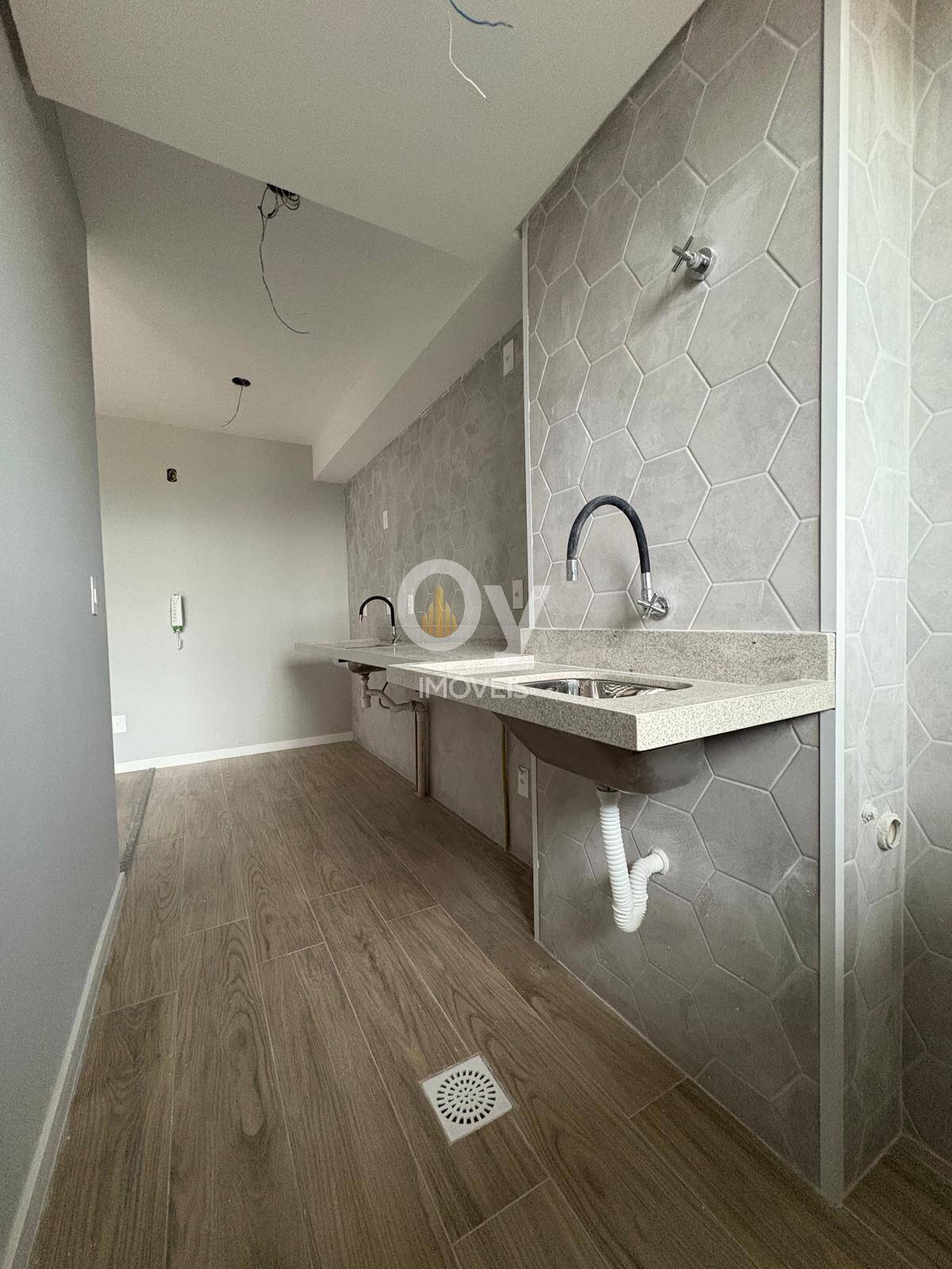 Apartamento com suíte e varanda gourmet no Palmares Boulevard