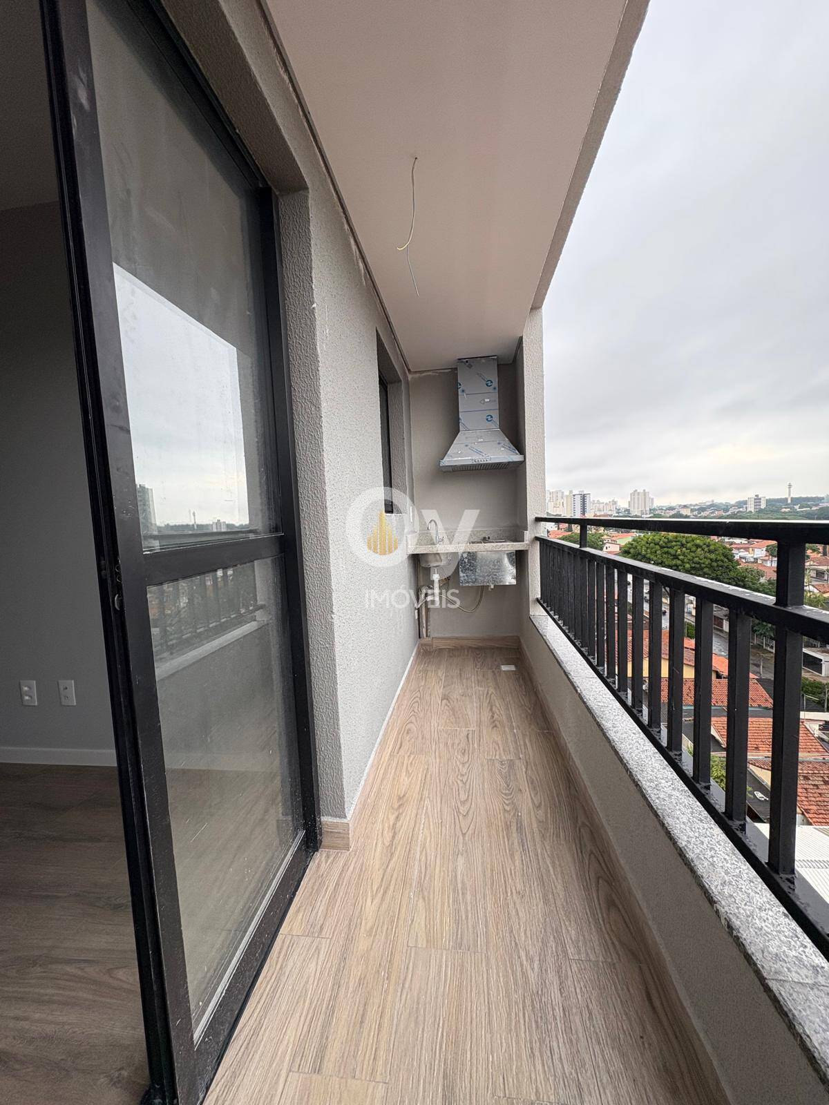 Apartamento com suíte e varanda gourmet no Palmares Boulevard