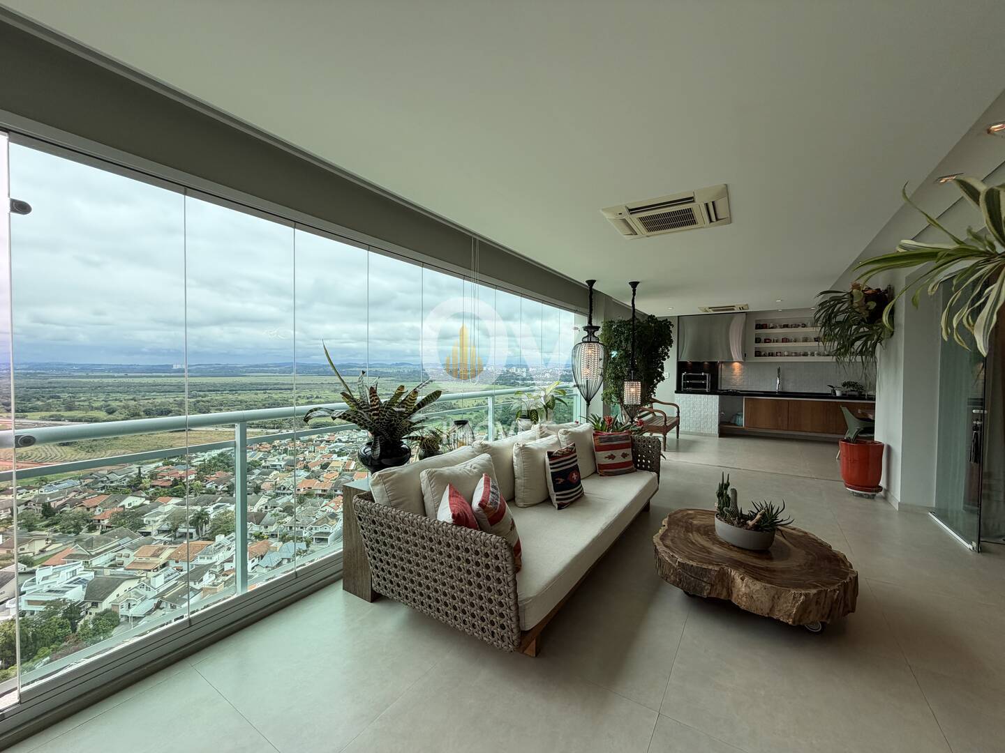 Apartamento 259m no Belvedere – Jardim das Colinas | Vista Livre | 4 suítes