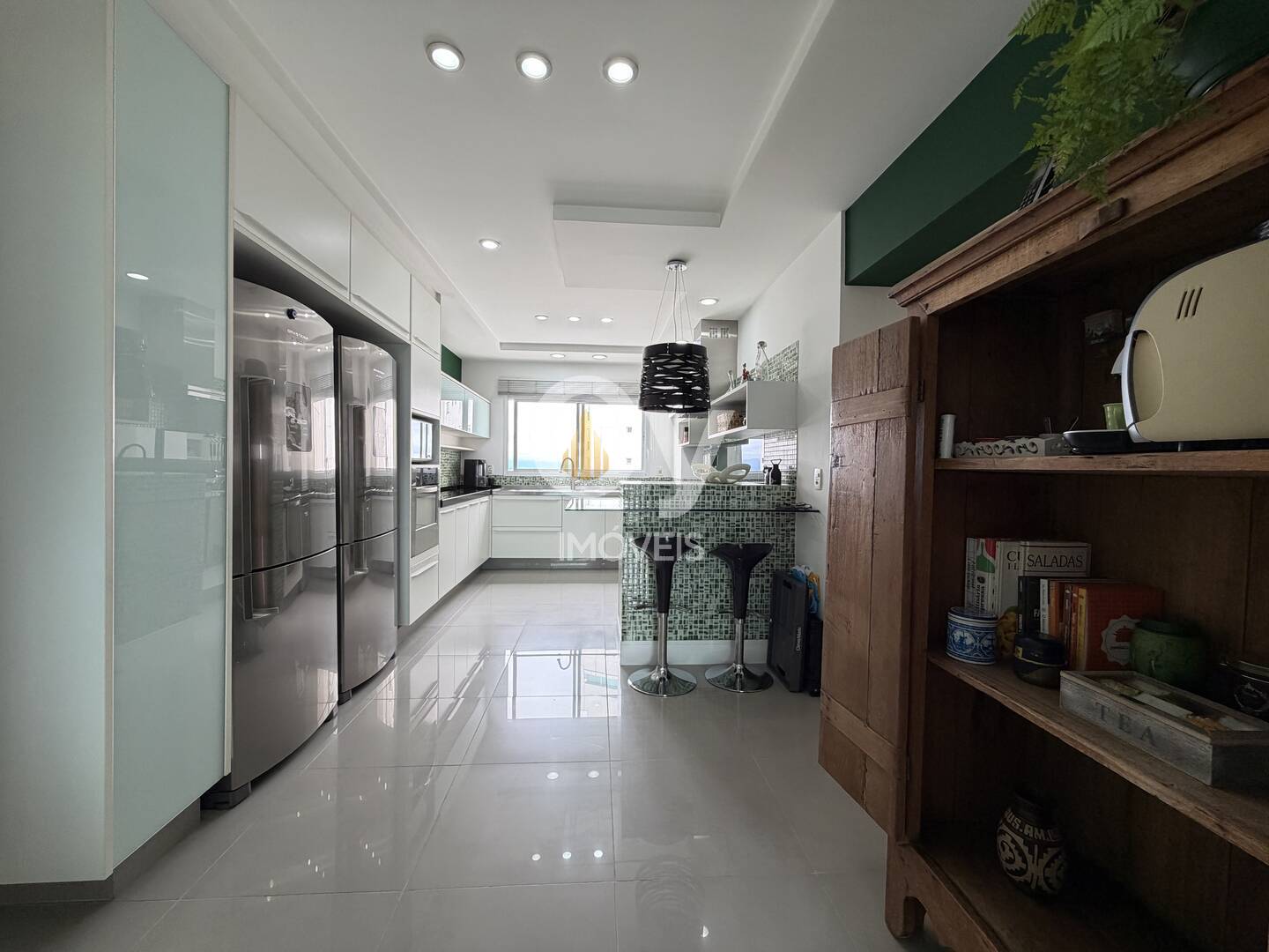 Apartamento 259m no Belvedere – Jardim das Colinas | Vista Livre | 4 suítes