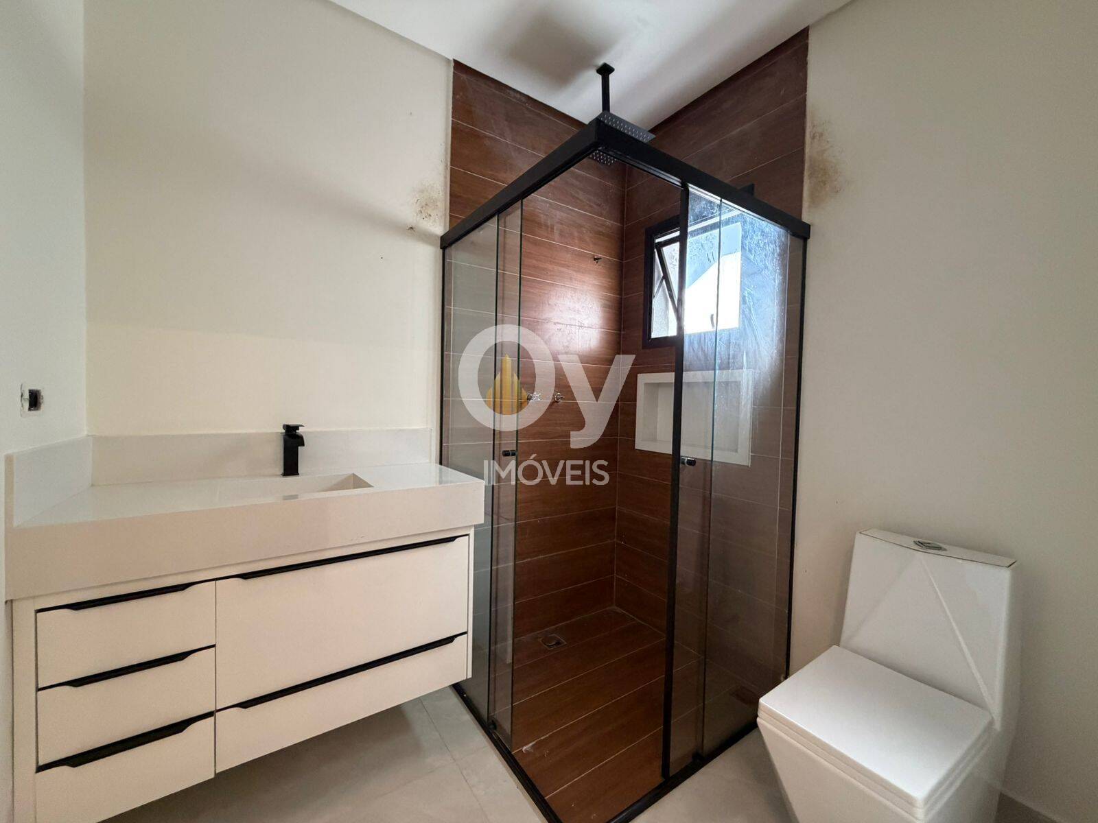Sobrado Novo com 3 Suítes e Piscina Aquecida | Vivva