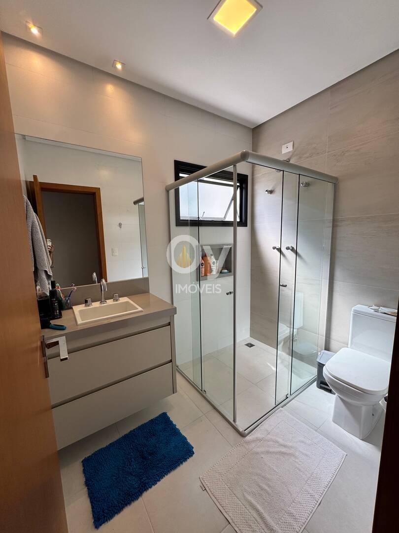 Casa com 325m² e 4 Suítes Extraordinárias | conforto e da privacidade | SJC