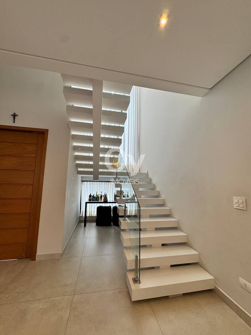 Casa com 325m² e 4 Suítes Extraordinárias | conforto e da privacidade | SJC