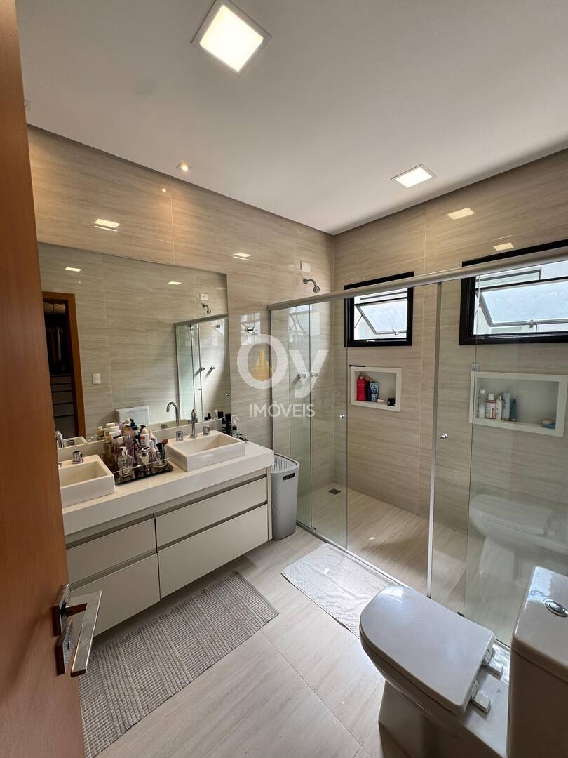 Casa com 325m² e 4 Suítes Extraordinárias | conforto e da privacidade | SJC