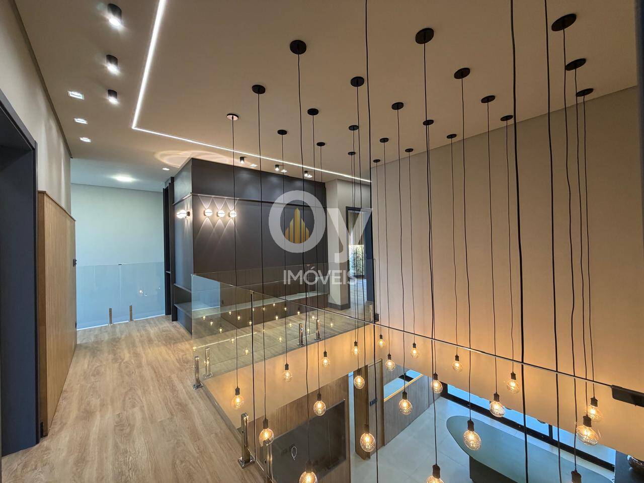 Casa de Luxo Urbanova SJC | 5 Suítes, Cinema e Piscina Borda Infinita