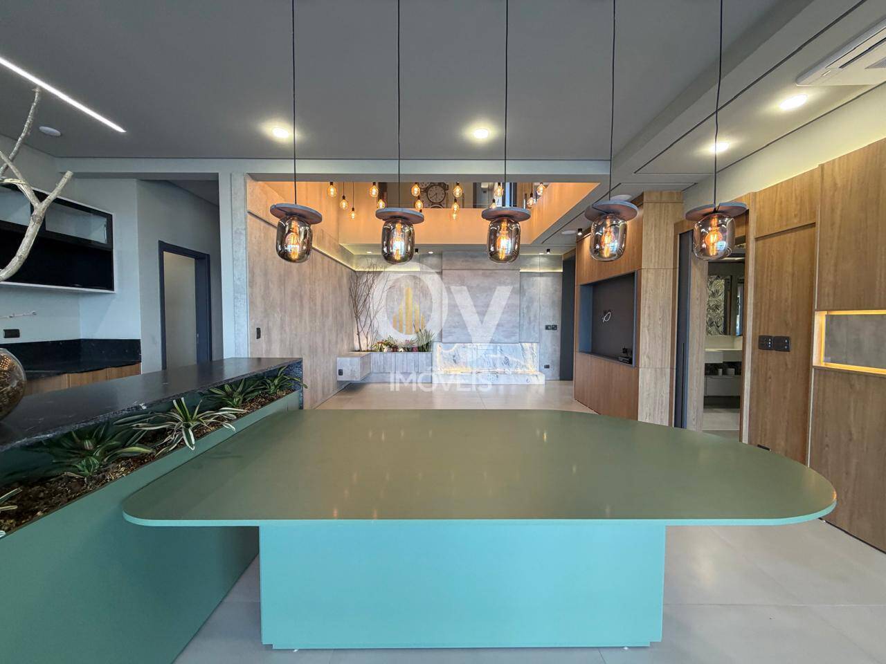 Casa de Luxo Urbanova SJC | 5 Suítes, Cinema e Piscina Borda Infinita